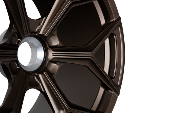 Os raios Monoblock de CenterLock Y forjaram as rodas para Lamborghini Aventador SVJ