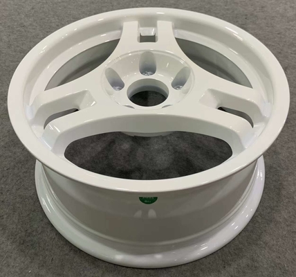 A rota HM3 Monoblock forjou o branco das rodas